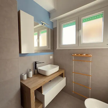 Casa Lido Luce - Lido Rome Apartment *